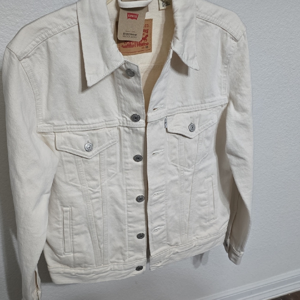 Levi's NWT Denim Jacket Ladies Sz XS. Box